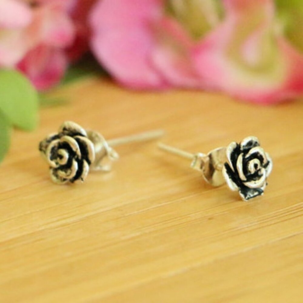 925 Sterling Silver Flower 7 mm Stud Earrings - Picture 6 of 7